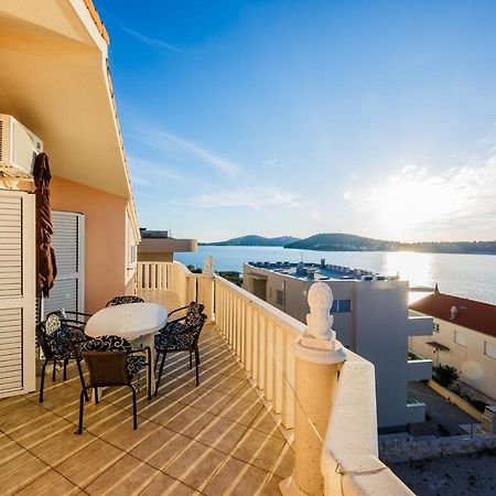 Apartamenty Z Basenem Ilja Rogoznica (Sibenik-Knin) Kültér fotó
