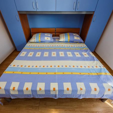 Apartamenty Z Basenem Ilja Rogoznica (Sibenik-Knin) Kültér fotó