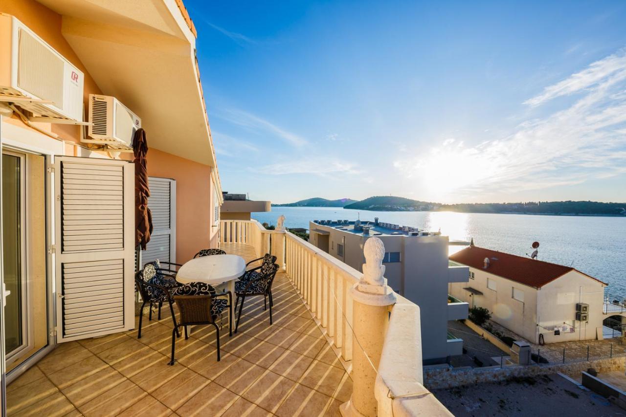 Apartamenty Z Basenem Ilja Rogoznica (Sibenik-Knin) Kültér fotó