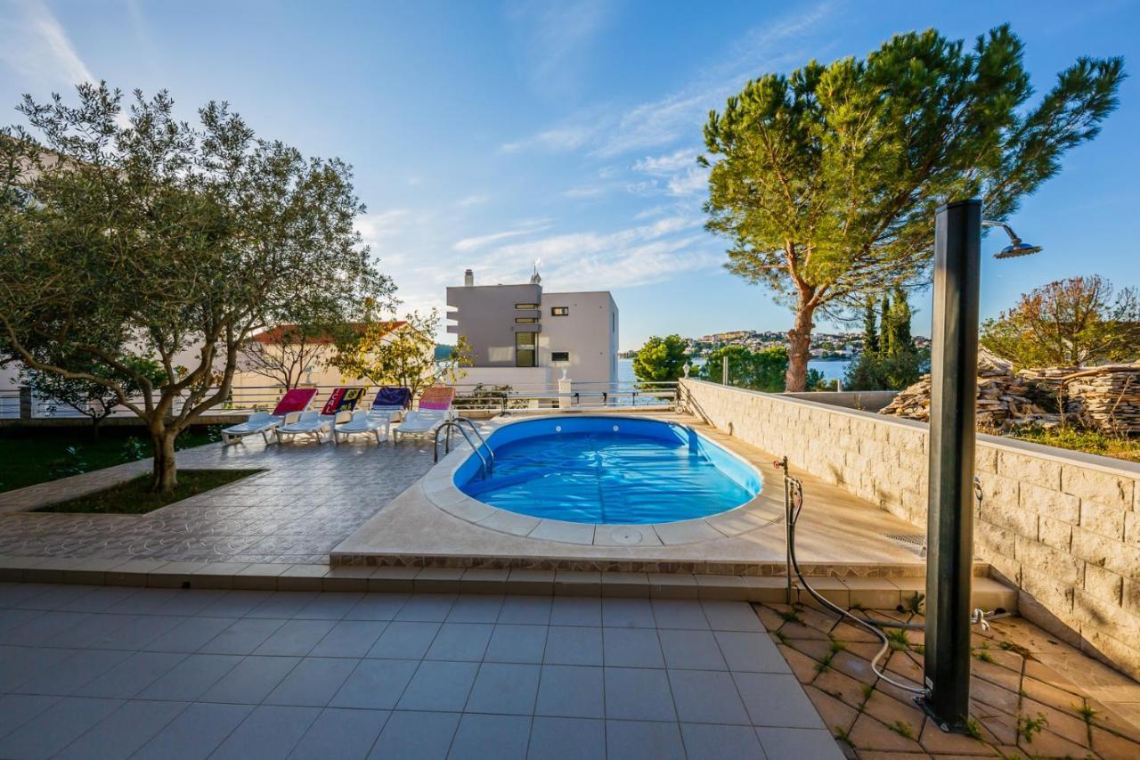 Apartamenty Z Basenem Ilja Rogoznica (Sibenik-Knin) Kültér fotó