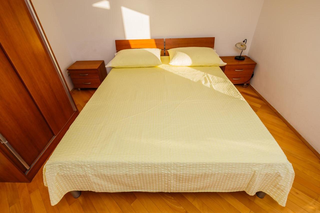 Apartamenty Z Basenem Ilja Rogoznica (Sibenik-Knin) Kültér fotó