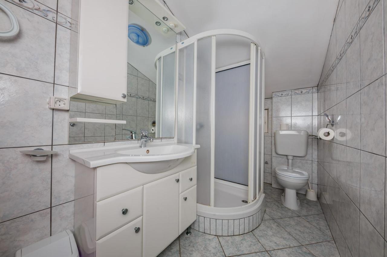 Apartamenty Z Basenem Ilja Rogoznica (Sibenik-Knin) Kültér fotó